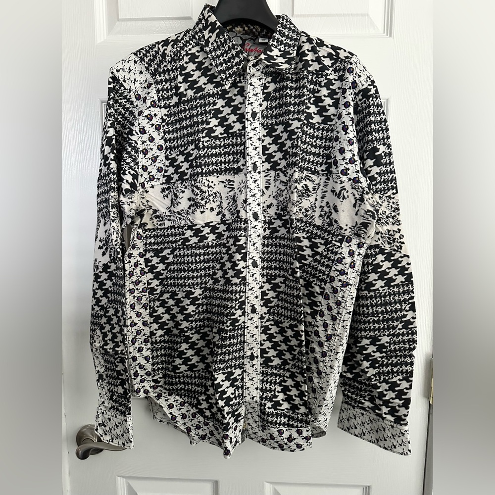 Robert Graham *LIMITED EDITION* Button Down - Black and White - Medium 79/783